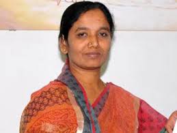 minister paritala sunitha,rapthadu murder,ci suspension  మంత్రి పరిటాల సునీత అలకవీడారు..!!